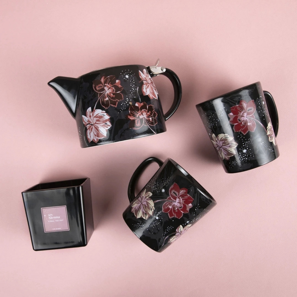 Izaac Mizrahi Collection Teapot